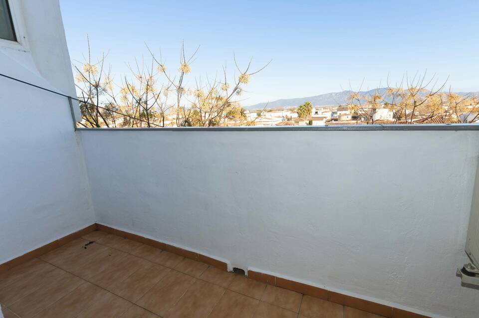 Magnificent apartment in a quiet residential area of Empuriabrava. Do not miss it!