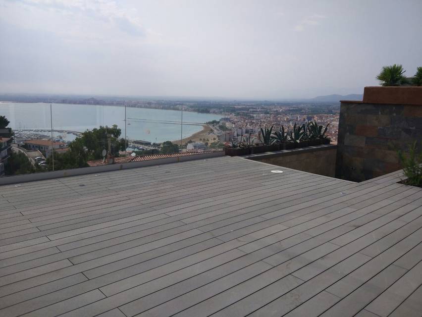 Casa de obra nueva en Roses