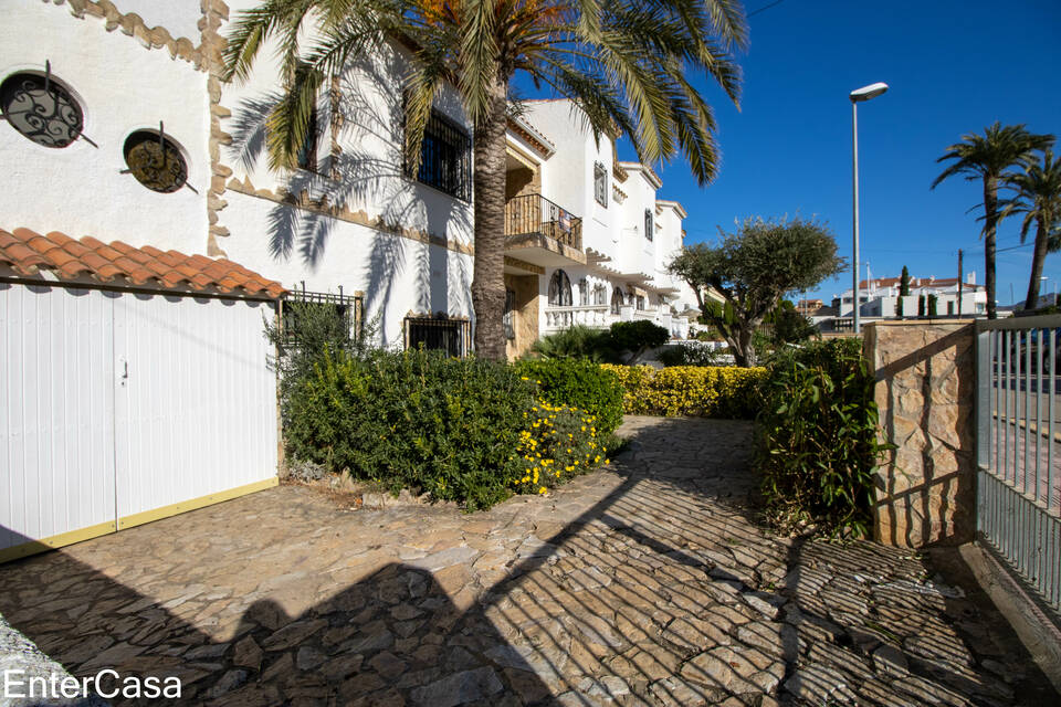 Unglaubliches Haus in Ampuriabrava mit 2 Liegeplätzen! Entdecken Sie das Paradies am Meer.