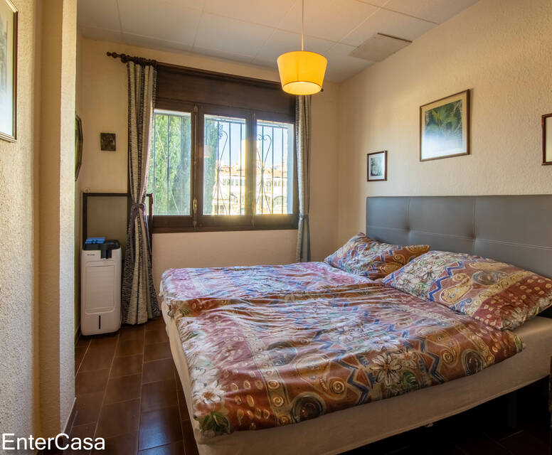 Increíble casa en Ampuriabrava con 2 amarres! Ubicación privilegiada. Descubre el paraíso junto al mar.