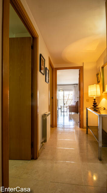 Ausgezeichnete Investitionsmöglichkeit in einer 3-Zimmer-Wohnung in der Nähe des Renfe-Bahnhofs in Figueres.