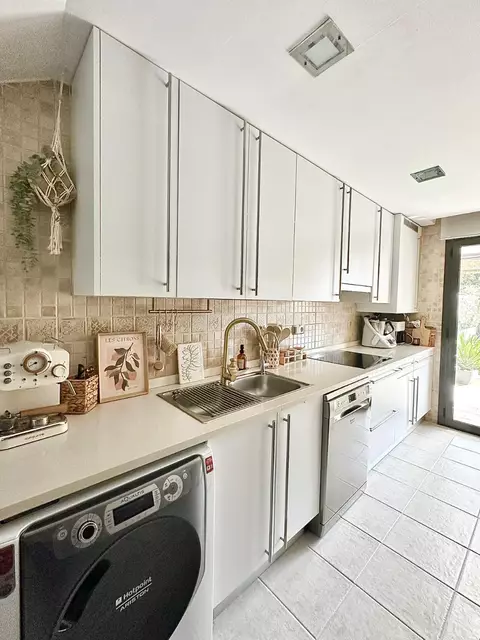 Encantadora casa adossada a Vilacolum, ideal per gaudir d´un estil de vida tranquil i confortable. No te la perdis!