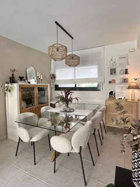 Encantadora casa adossada a Vilacolum, ideal per gaudir d´un estil de vida tranquil i confortable. No te la perdis!