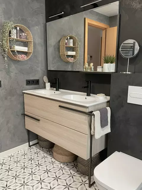 Encantadora casa adossada a Vilacolum, ideal per gaudir d´un estil de vida tranquil i confortable. No te la perdis!