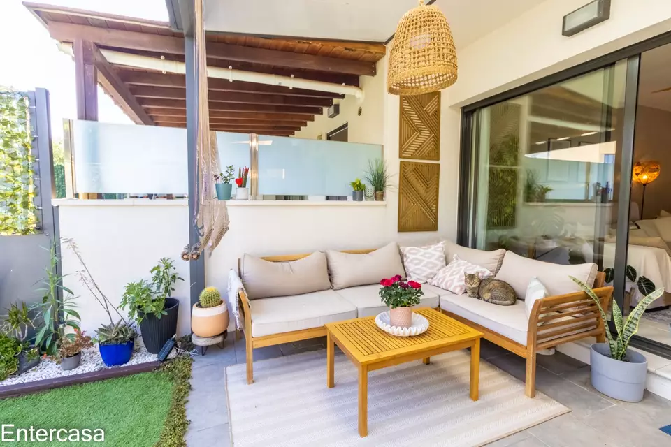 Encantadora casa adossada a Vilacolum, ideal per gaudir d´un estil de vida tranquil i confortable. No te la perdis!