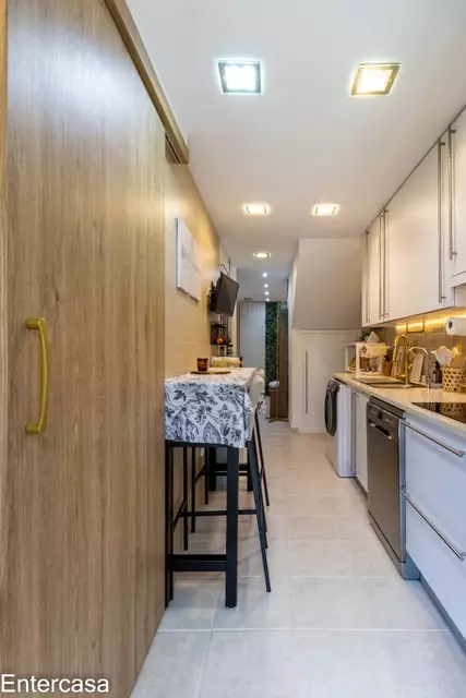 Encantadora casa adossada a Vilacolum, ideal per gaudir d´un estil de vida tranquil i confortable. No te la perdis!