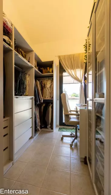 Encantadora casa adossada a Vilacolum, ideal per gaudir d´un estil de vida tranquil i confortable. No te la perdis!