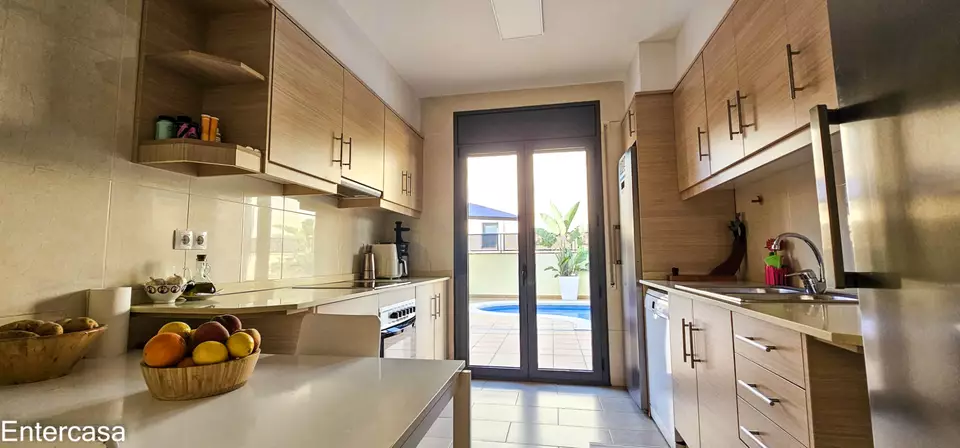 Casa apareada con Piscina y Garaje en Empuriabrava