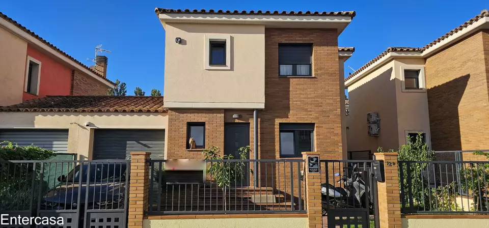 Casa apareada con Piscina y Garaje en Empuriabrava