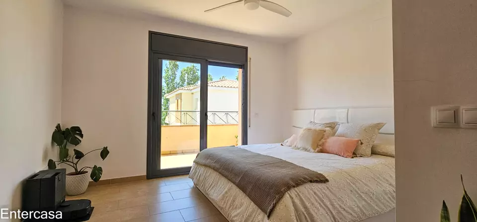 Casa apareada con Piscina y Garaje en Empuriabrava
