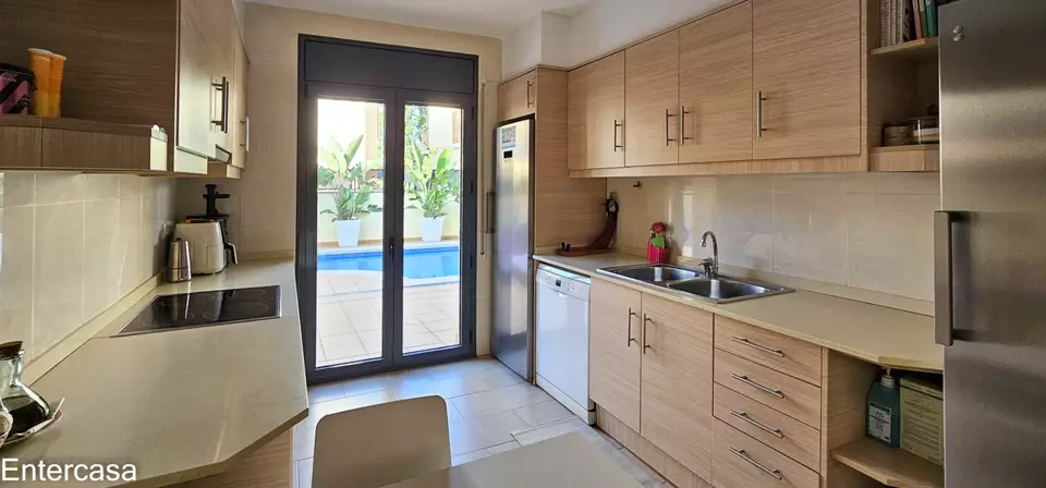 Casa apareada con Piscina y Garaje en Empuriabrava