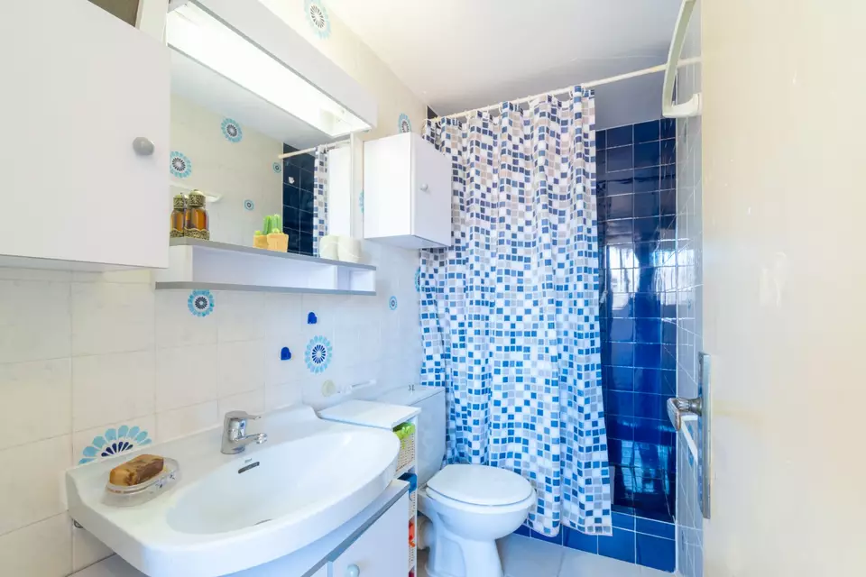 Apartamento de 2 habitaciones con una gran terraza a 5 min de la playa en Empuriabrava