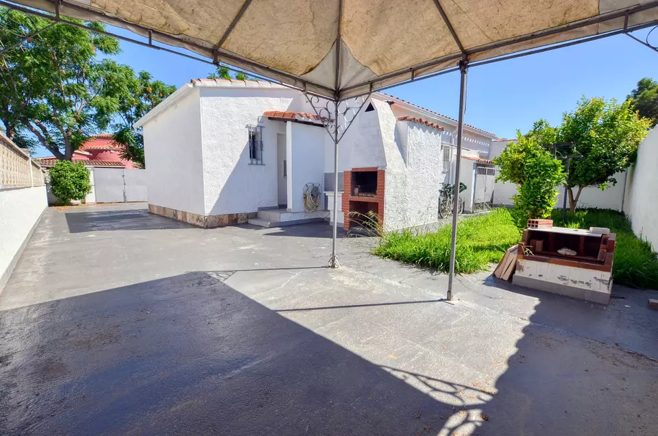 Casa independiente en una de las zonas más cotizadas de Empuriabrava.