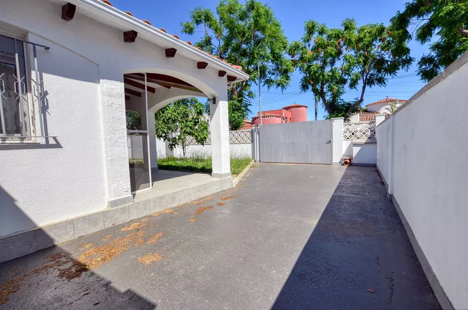 Casa independiente en una de las zonas más cotizadas de Empuriabrava.