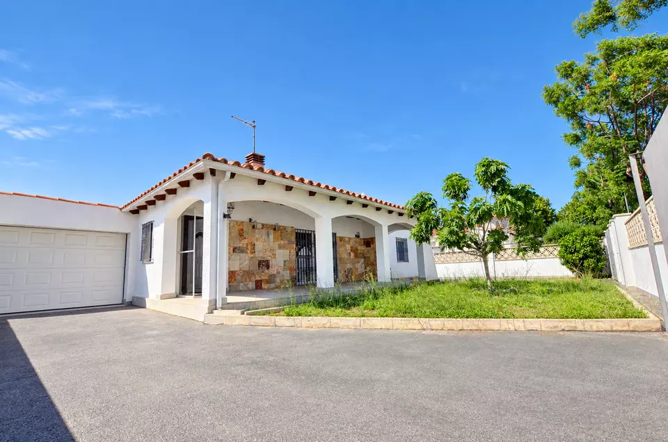 Casa independiente en una de las zonas más cotizadas de Empuriabrava.