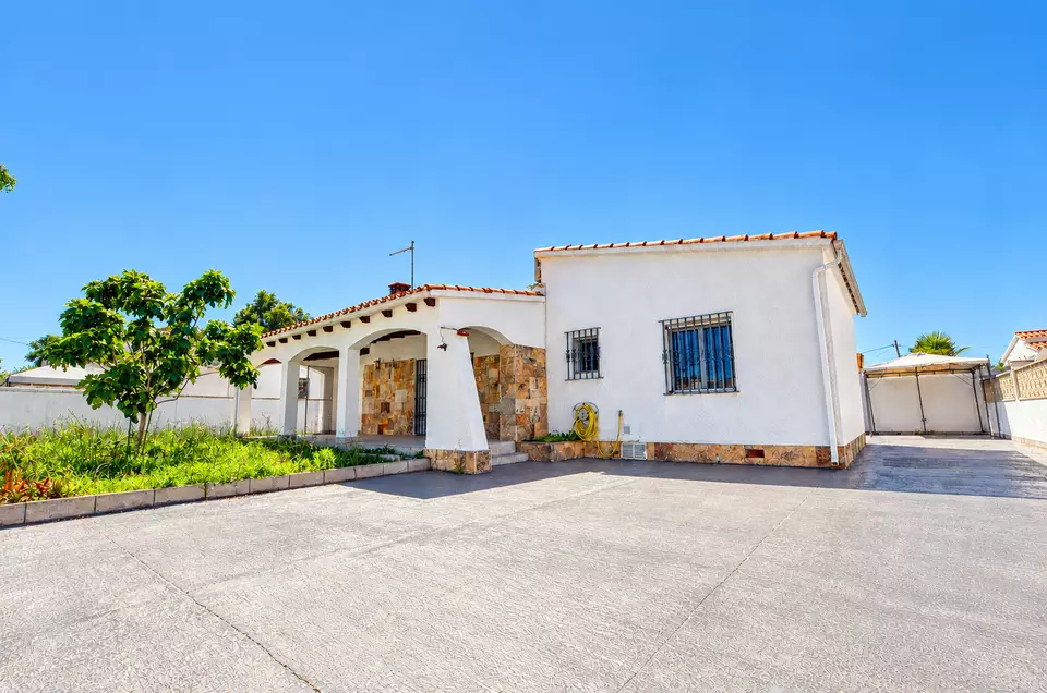 Casa independiente en una de las zonas más cotizadas de Empuriabrava.