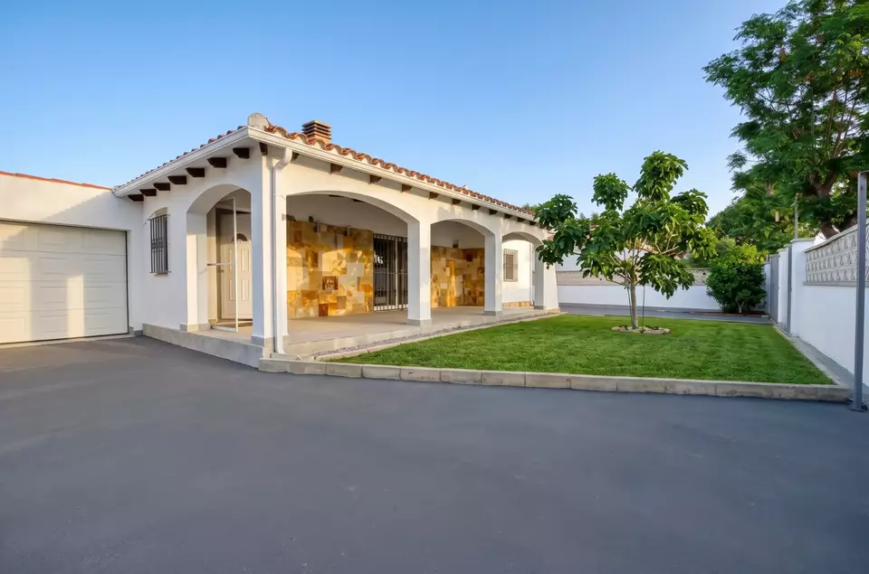 Casa independiente en una de las zonas más cotizadas de Empuriabrava.