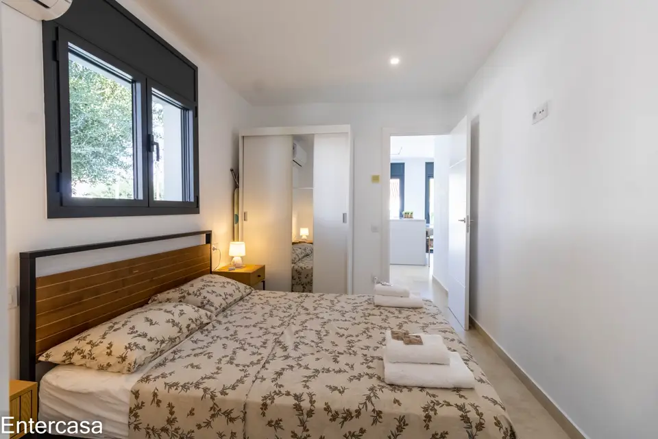 Encantadora casa en Sector Alberes, con piscina privada y garaje. ¡Tu oasis te espera!