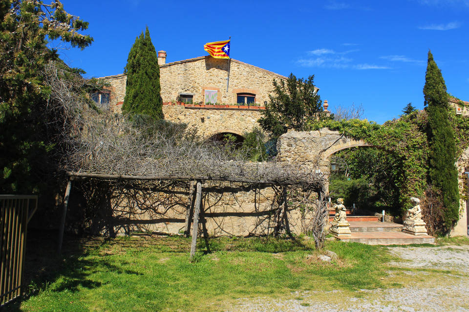 Màgica vila en venda amb una bonica piscina enorme jardí Costa Brava comprar vendre immobiliaria entercasa catalunya casa rustica alt emporda