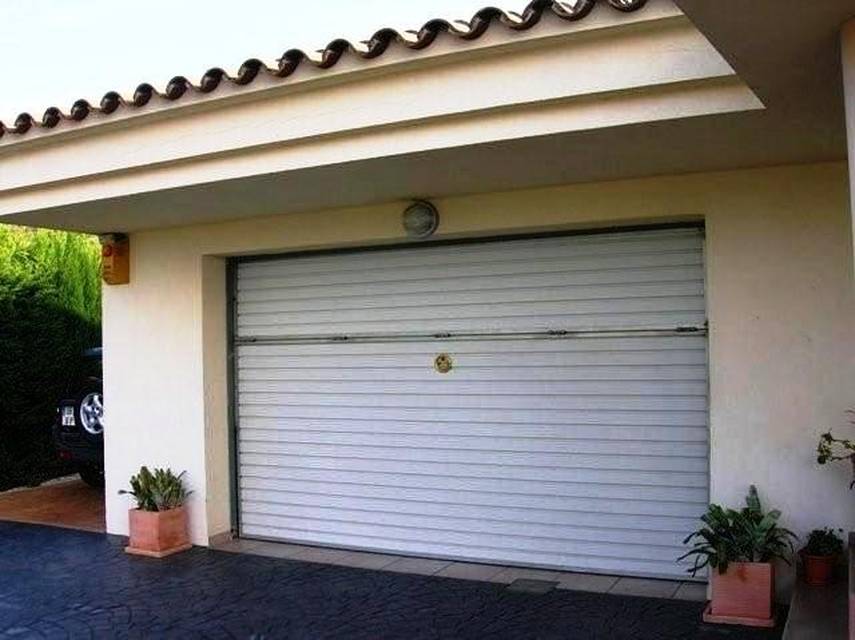 Inmobiliaria Entercasa venta Pau costa brava Villa moderna lujo con impresionantes vistas al mar montaña y campo Els Olivars comprar roses rosas casa 