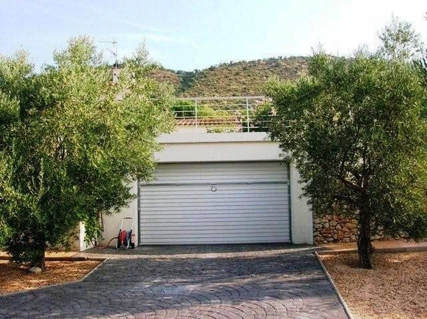 Inmobiliaria Entercasa venta Pau costa brava Villa moderna lujo con impresionantes vistas al mar montaña y campo Els Olivars comprar roses