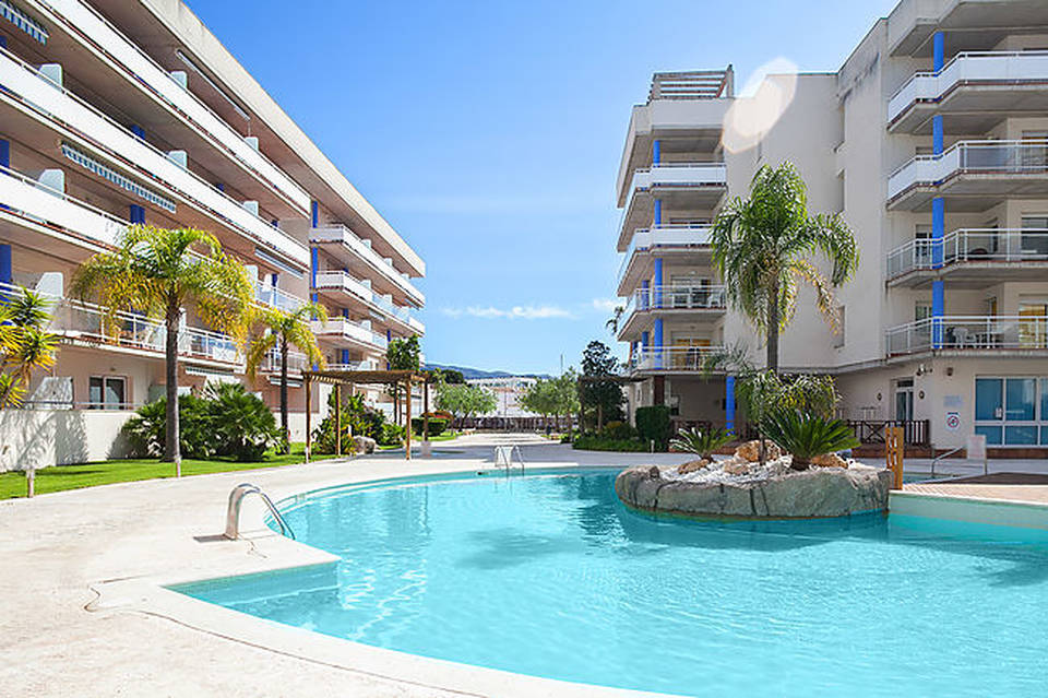 Vente appartement avec terrasse et piscine à Santa Margarita, Roses Rosas. Costa Brava Espagne achat residence privée vacances entercasa agence 