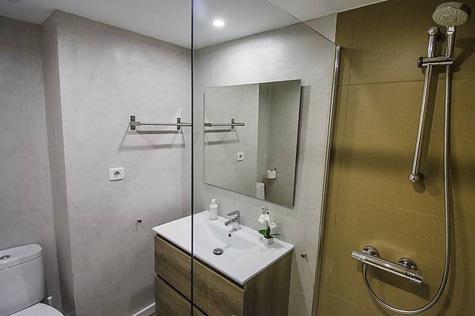 One bedroom apartment for sale in a beautiful residence with gardens and pool entercasa costa brava roses rosas spain buy holidays