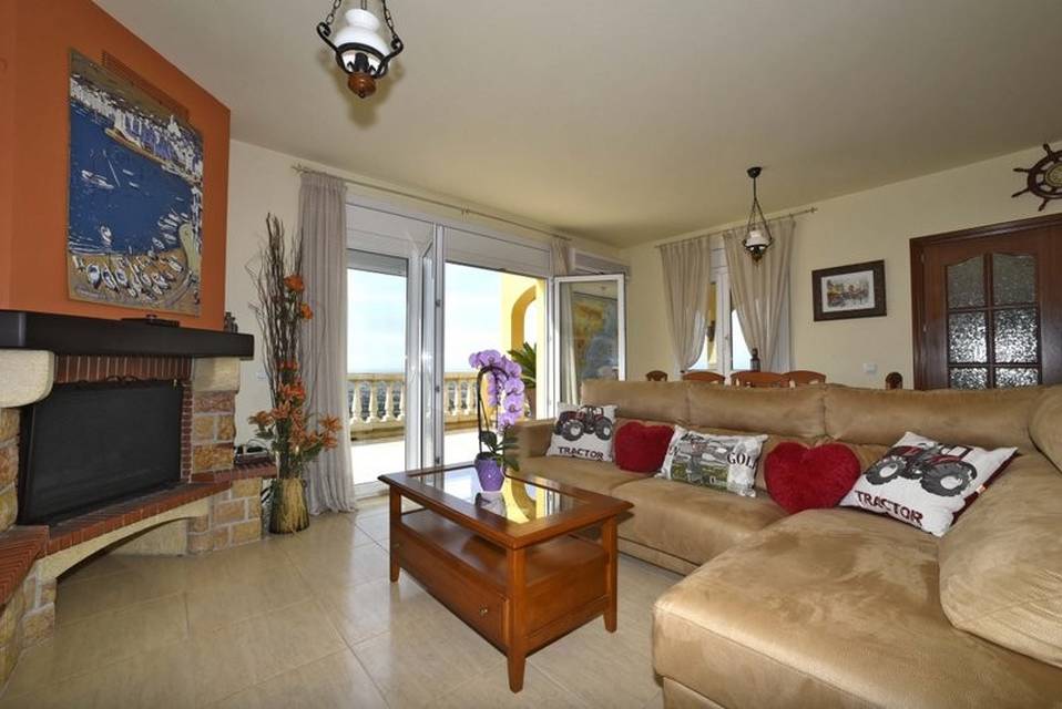 Inmobiliaria Entercasa venda costa brava meravellosa vila situada en una finca de prestigi parcs naturals protegits roses rosas piscina