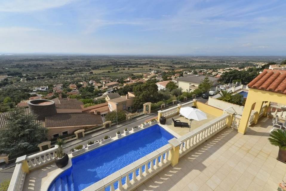 Inmobiliaria Entercasa venta costa brava maravillosa villa finca de prestigio parques naturales protegidos bahía de roses rosas comprar piscina vista