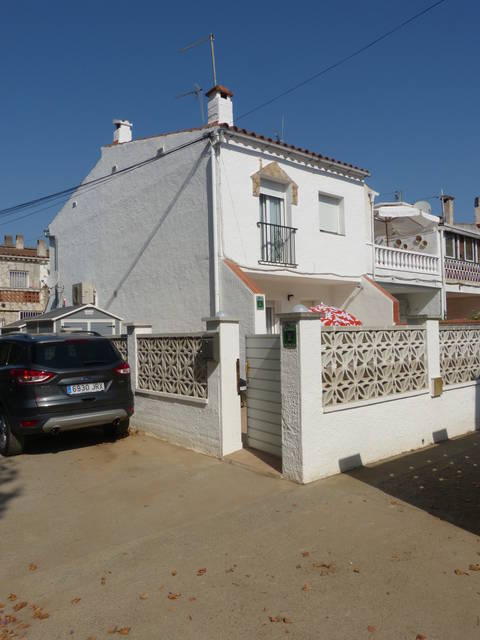 Completely renovated terraced house in Empuriabrava
