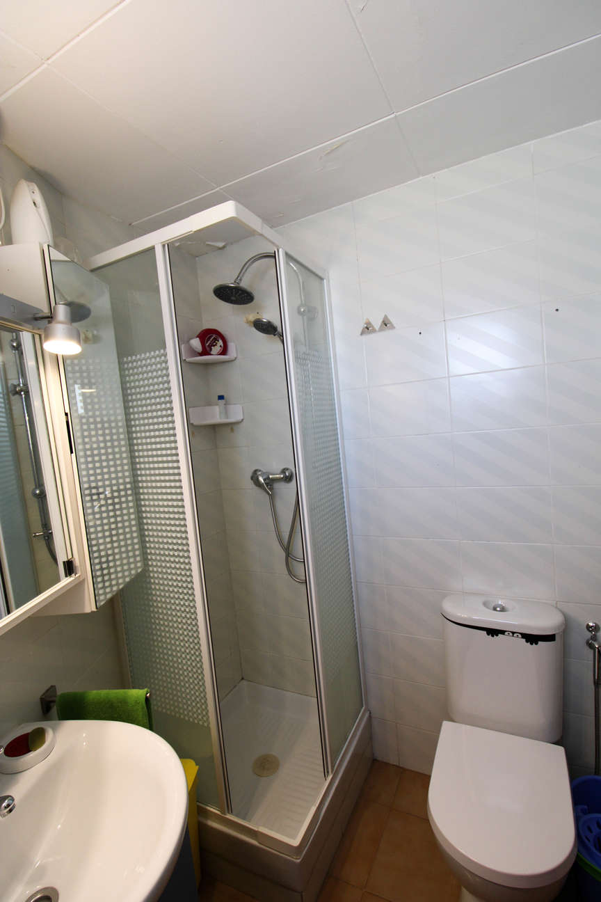 Amplio estudio con Canal Valira Empuriabrava ENTERCASA