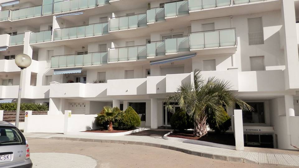 Elegante Zweizimmerwohnung in Residenz mit Schwimmbad in Santa Margarita Roses spanien entercasa verkauf costa brava