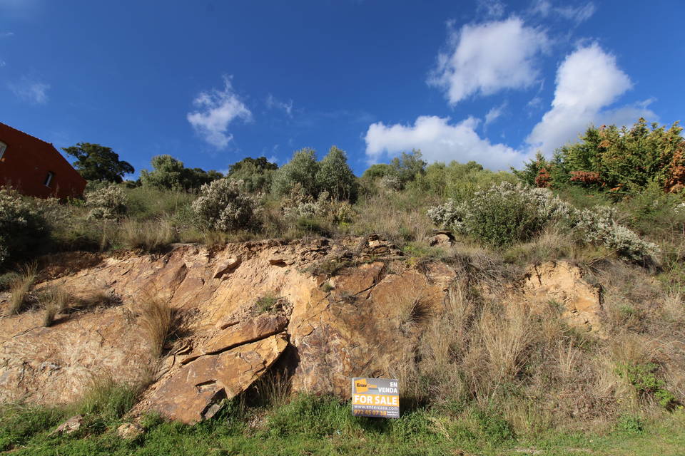 Parcela de construcción con magníficas vistas al mar campo y a la montaña en Mas Isaac Palau-Saverdera terreno comprar costa brava entercasa construir