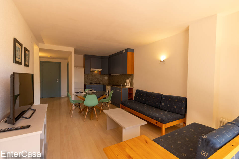 Bel appartement de 2 chambres à vendre dans un complexe moderne à Roses-Santa Margarita