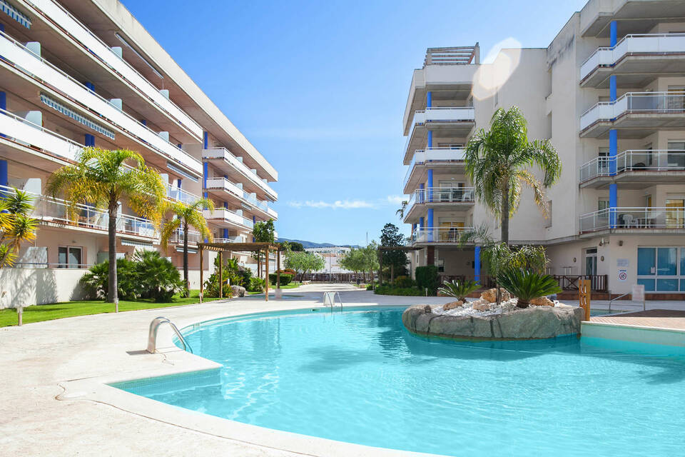 Bel appartement de 2 chambres à vendre dans un complexe moderne à Roses-Santa Margarita