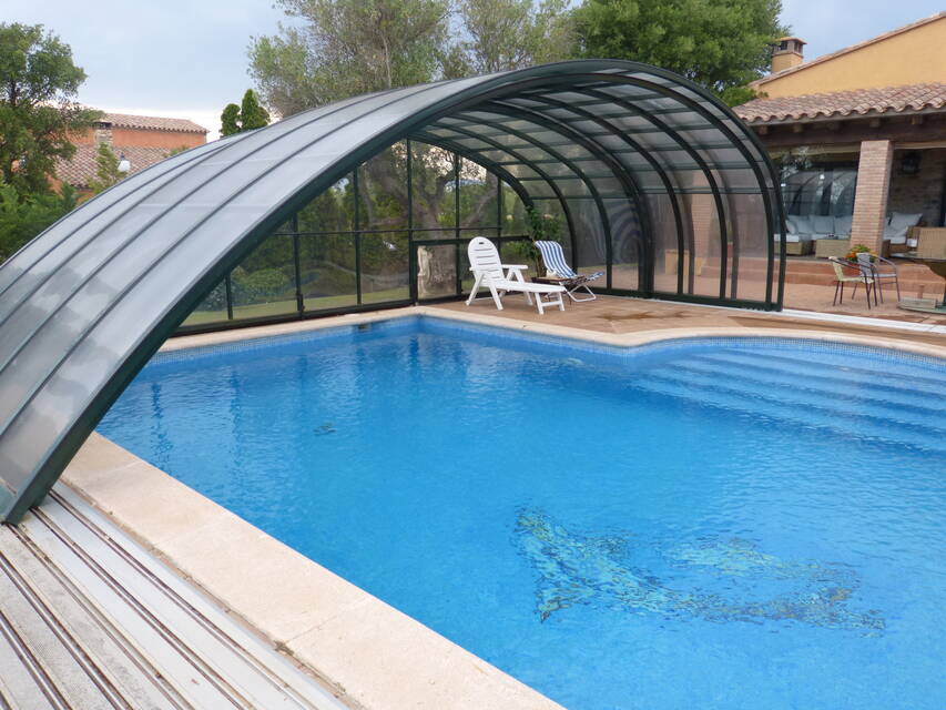 Precioso y cómodo chalet situado en la prestigiosa localidad del Golf de Perelada.
