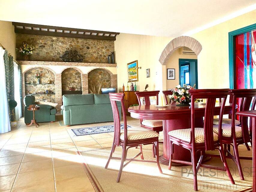 Schöne und komfortable Villa im renommierten Golf de Peralada Resort.
