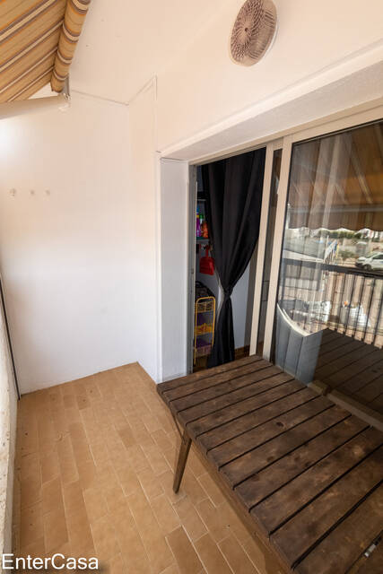 Studio-cabina on the first floor directly on the beach of Empuriabrava with a wonderful view of the beach of Roses