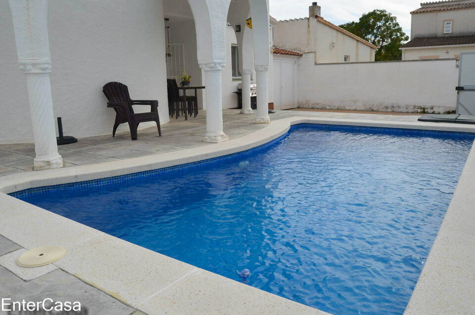 Villa typique de Empuriabrava