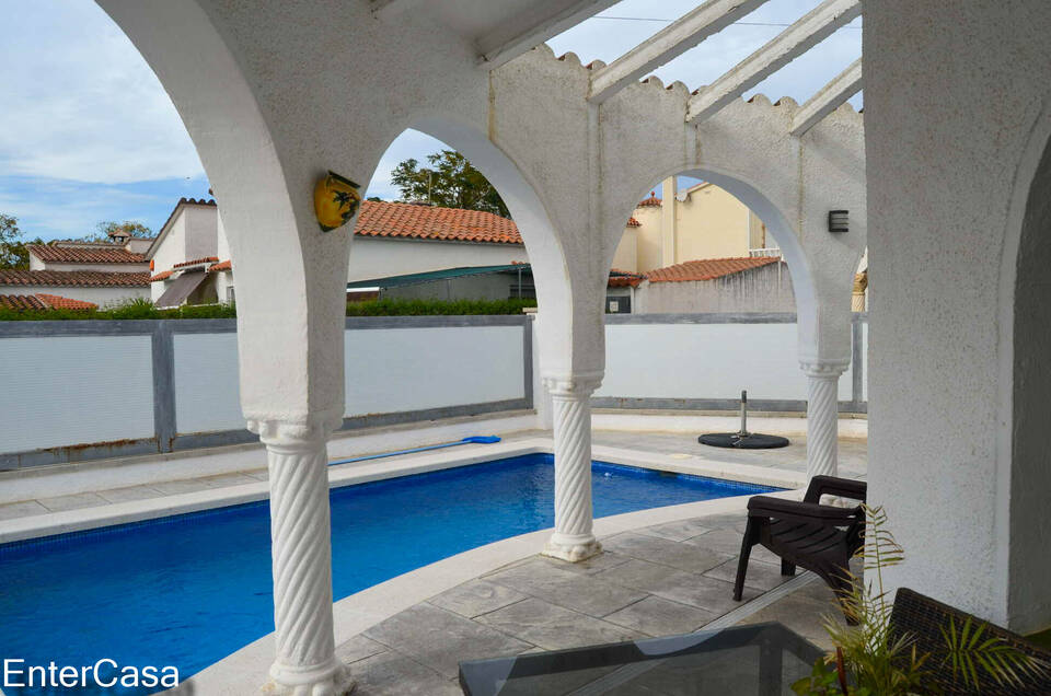 Villa typique de Empuriabrava