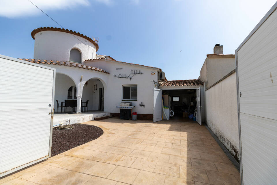 Villa typique de Empuriabrava