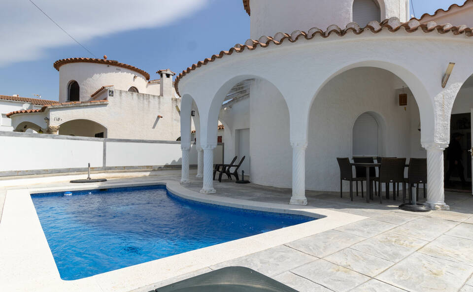 Villa typique de Empuriabrava