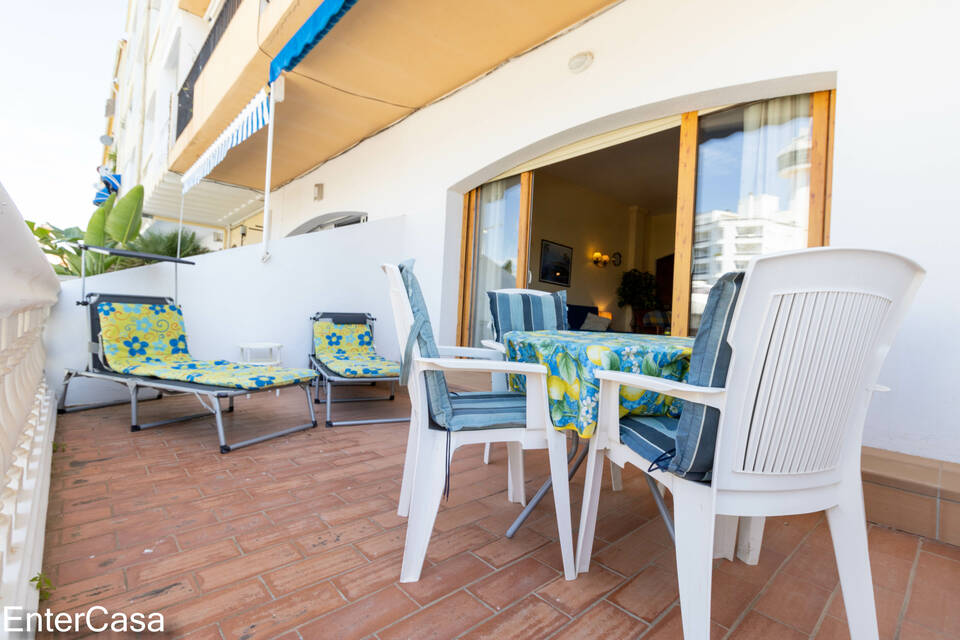 Estudi fantàsticament ubicat amb una terrassa molt gran amb vistes al canal Caballito de Mar