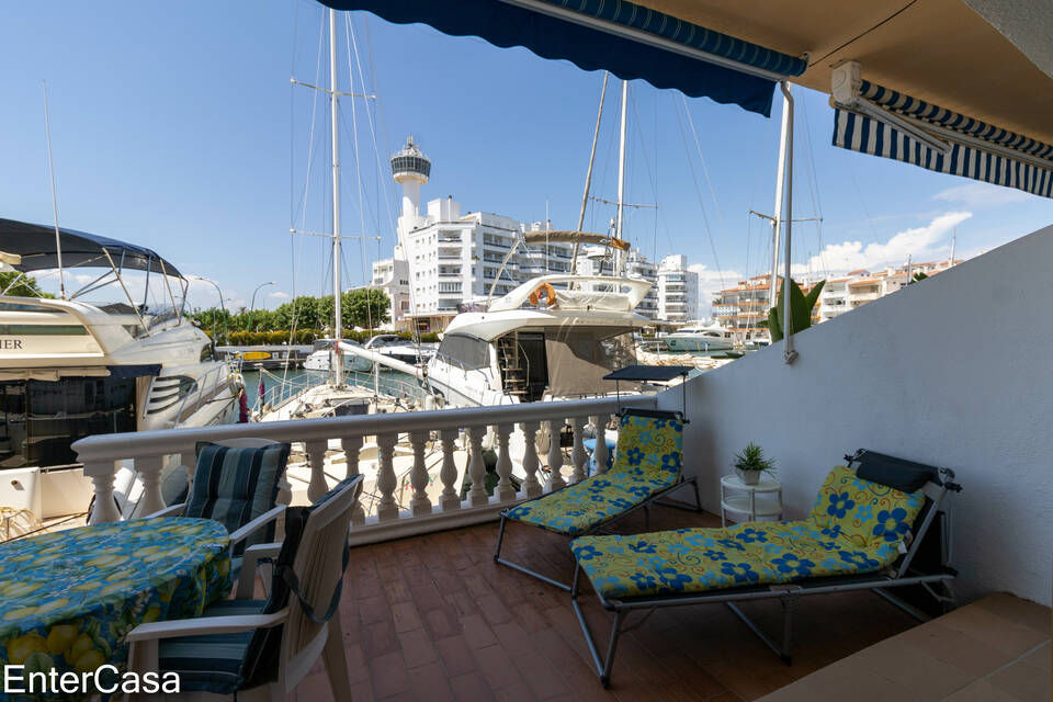 Studio idéalement situé avec une très grande terrasse avec vue sur le canal Caballito de Mar