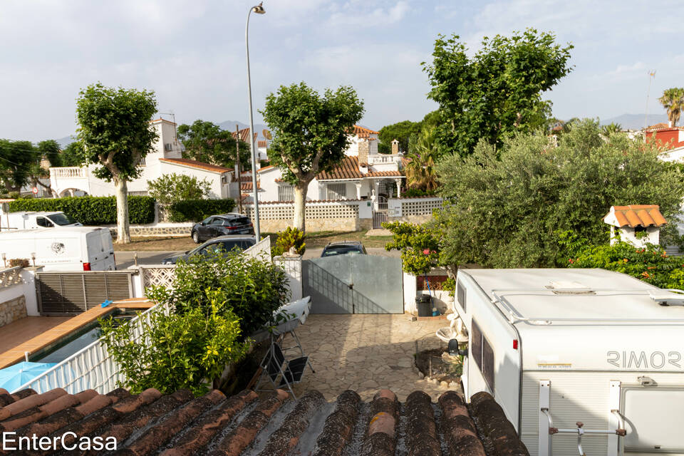 Reihenhaus mit 3 Schlafzimmern in Empuriabrava