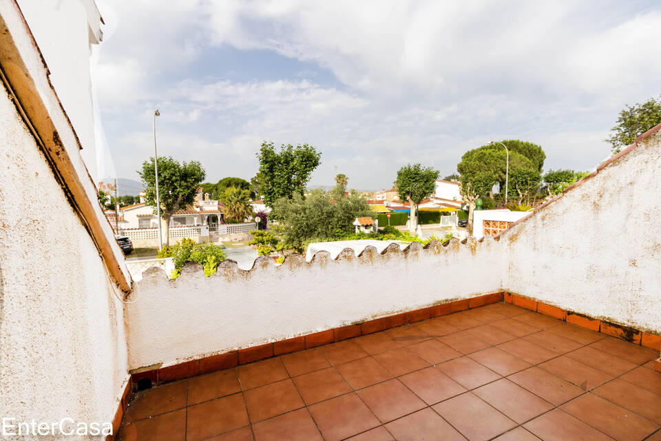 Reihenhaus mit 3 Schlafzimmern in Empuriabrava